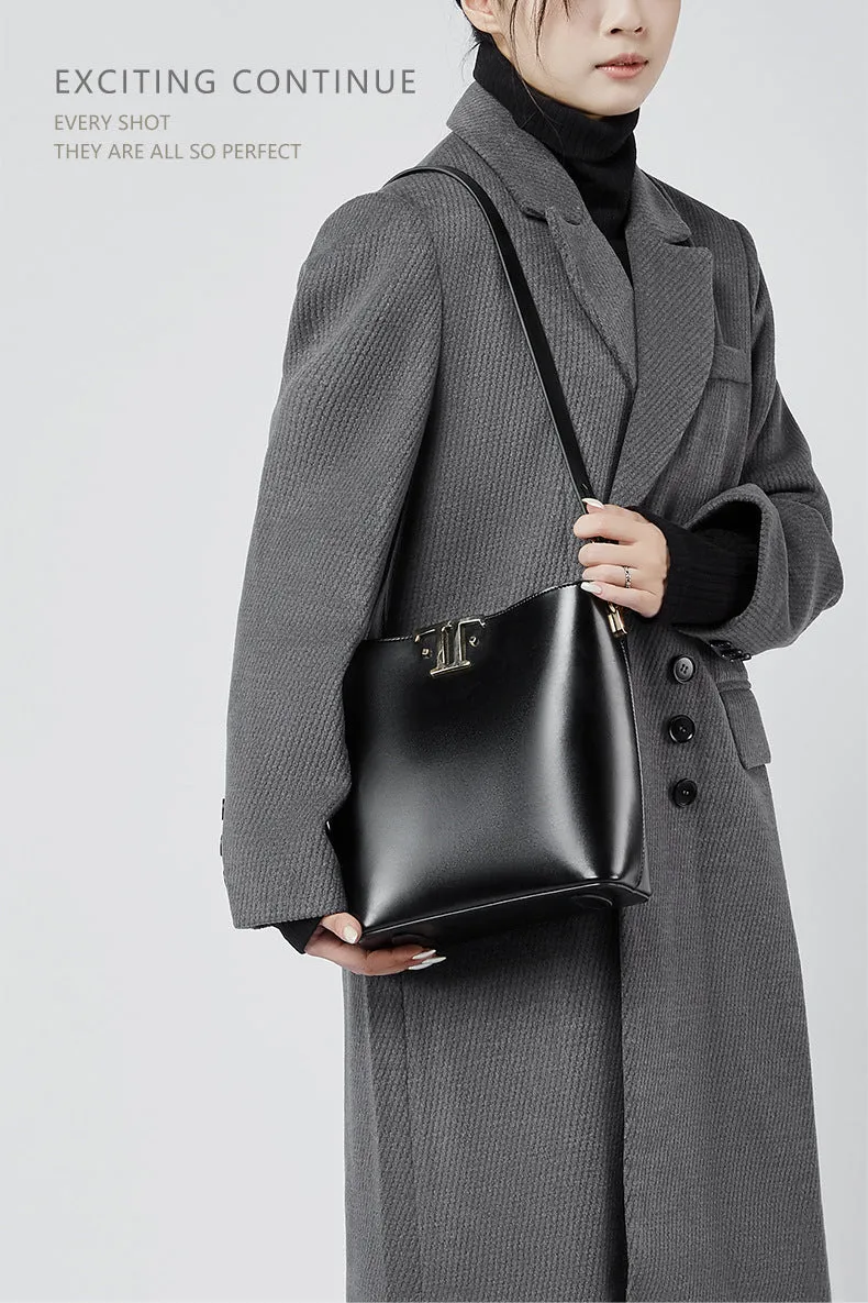 21CM Large Capacity Commuter Leather Underarm Bucket Bag 2819 black