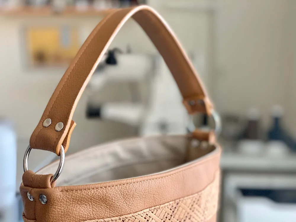 Bucket in Raffia Weave, Camel