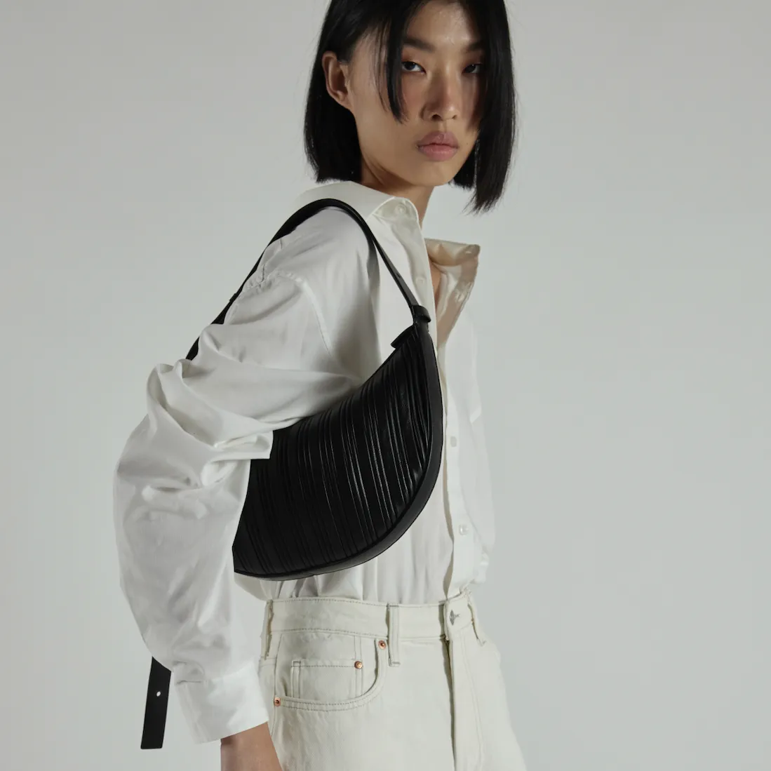 Cookie 28 Pleated Black Shoulder Bag