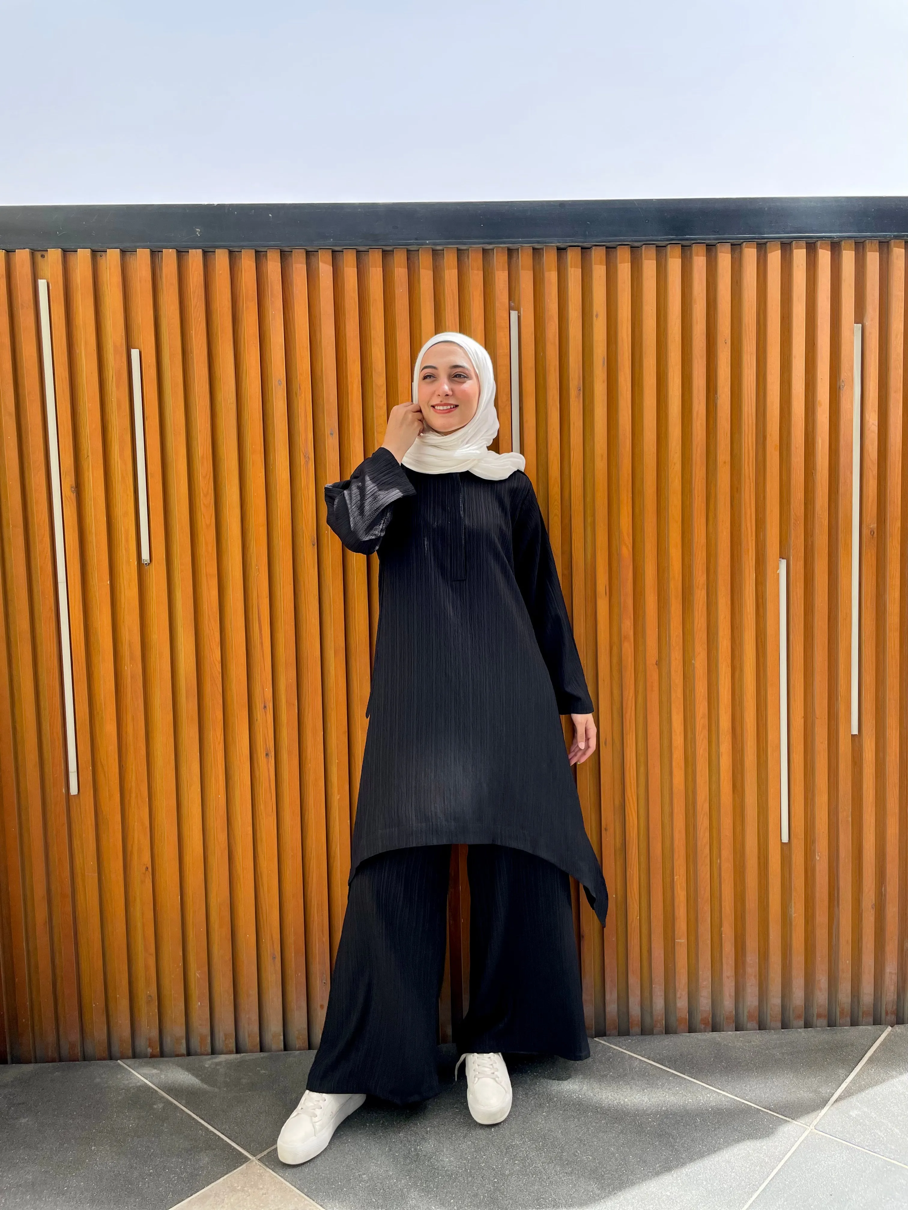 Crinkled High-Low Blouse-Black