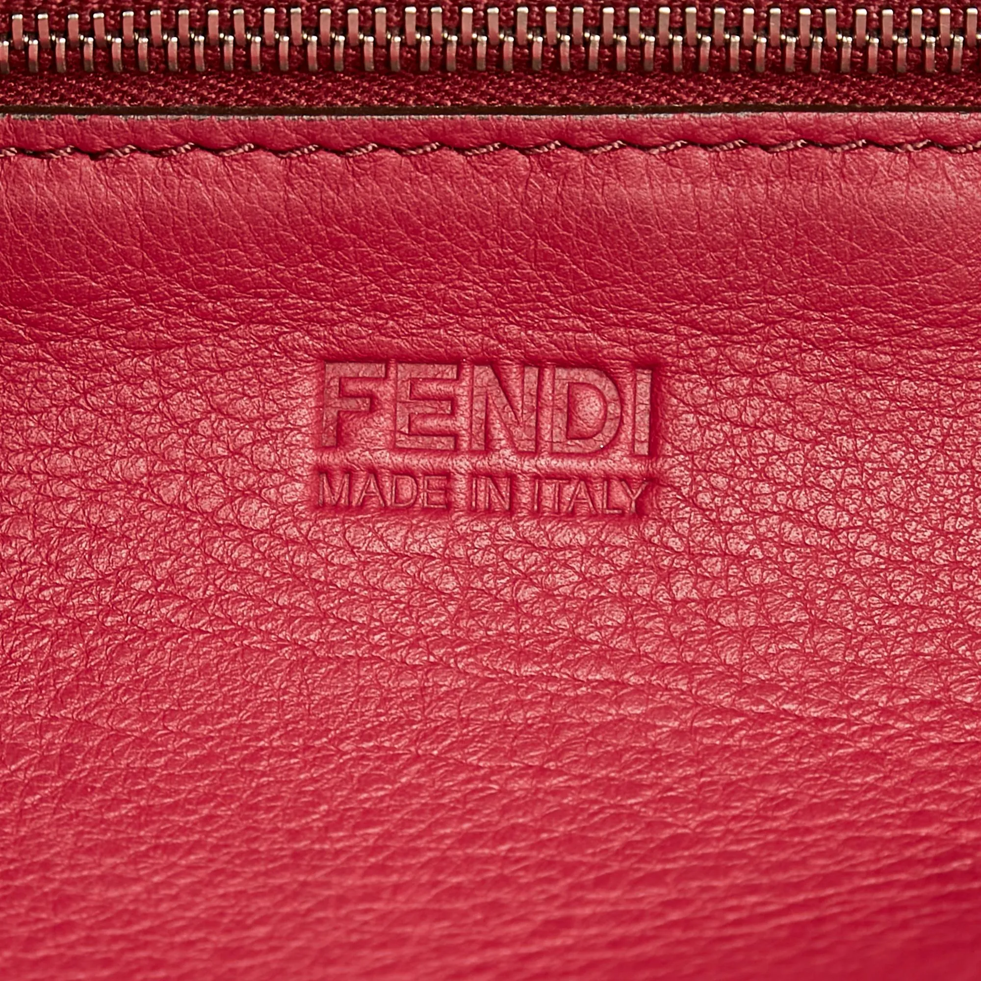 Fendi Leather Shoulder Bag (SHG-24400)