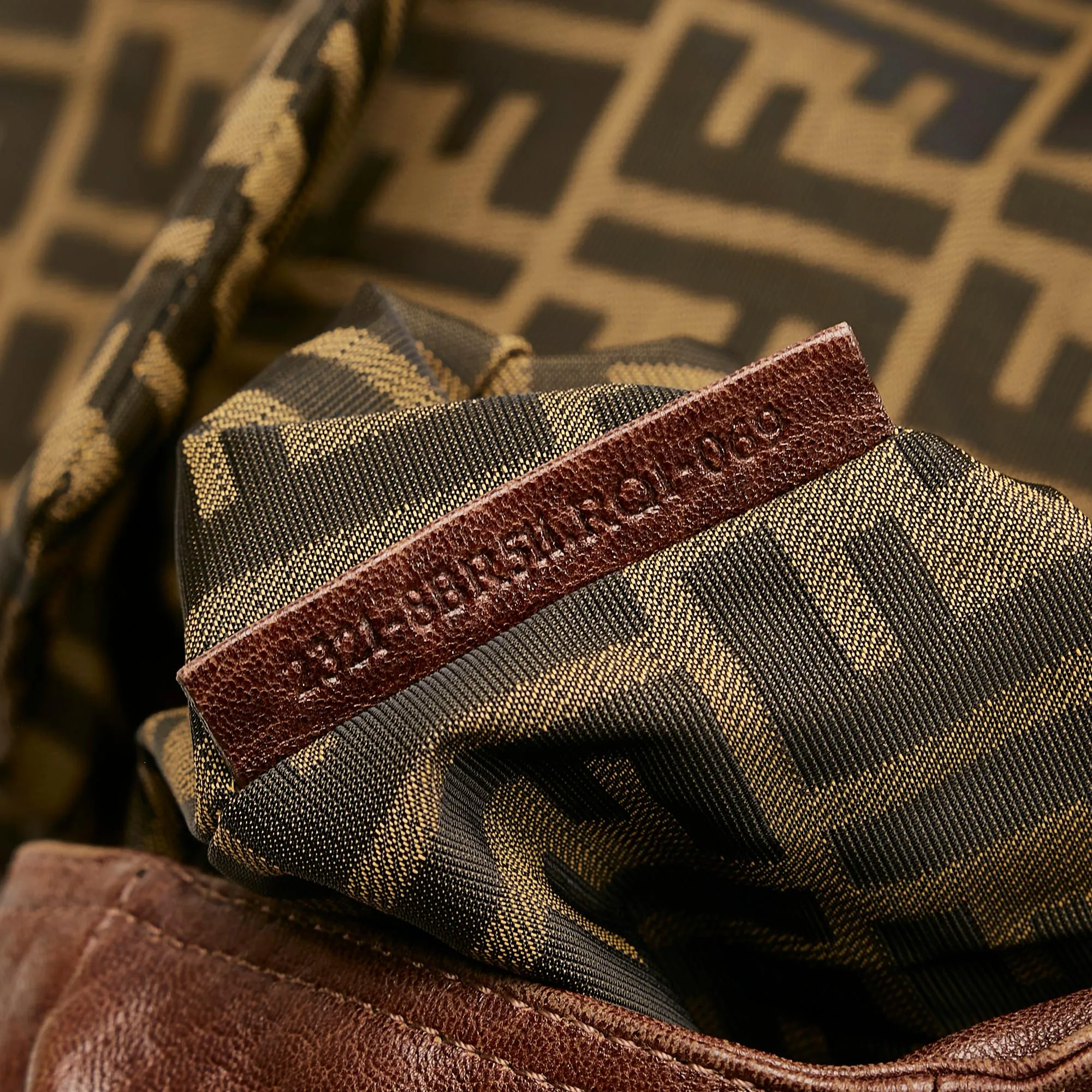 Fendi Spy (SHG-Ny2LJh)