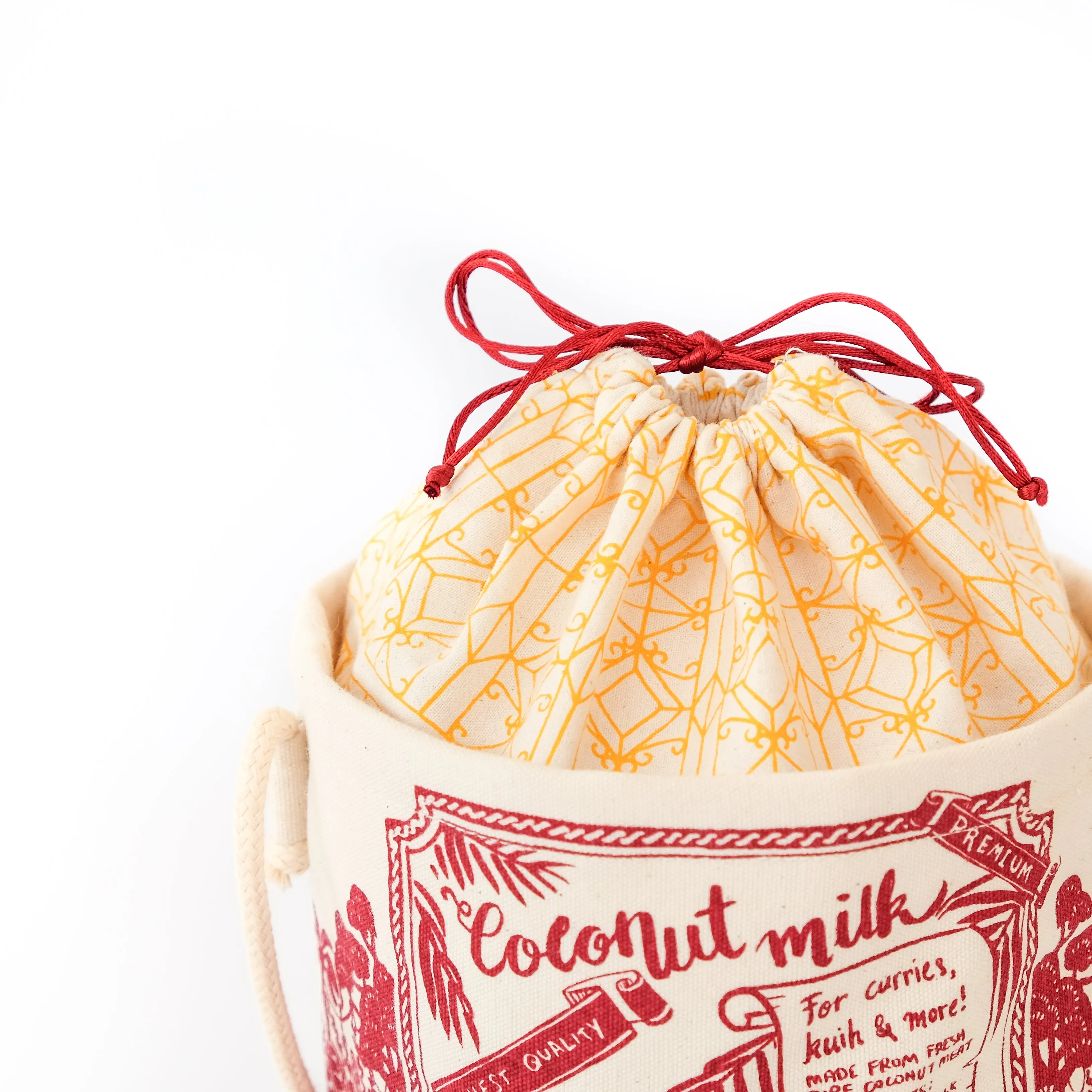 Santan Bucket Bag