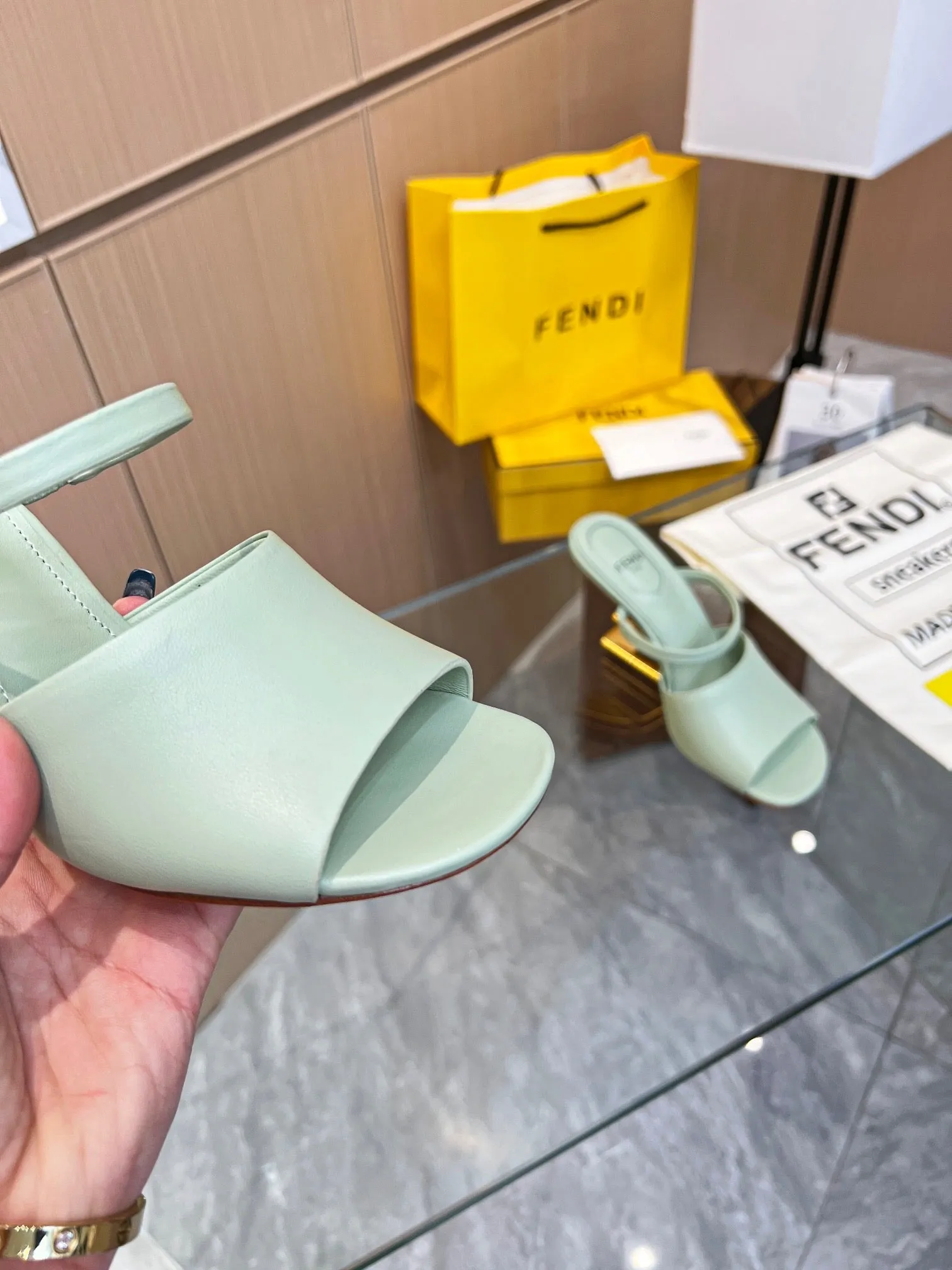 SE1044 Fendi First / Size5-11