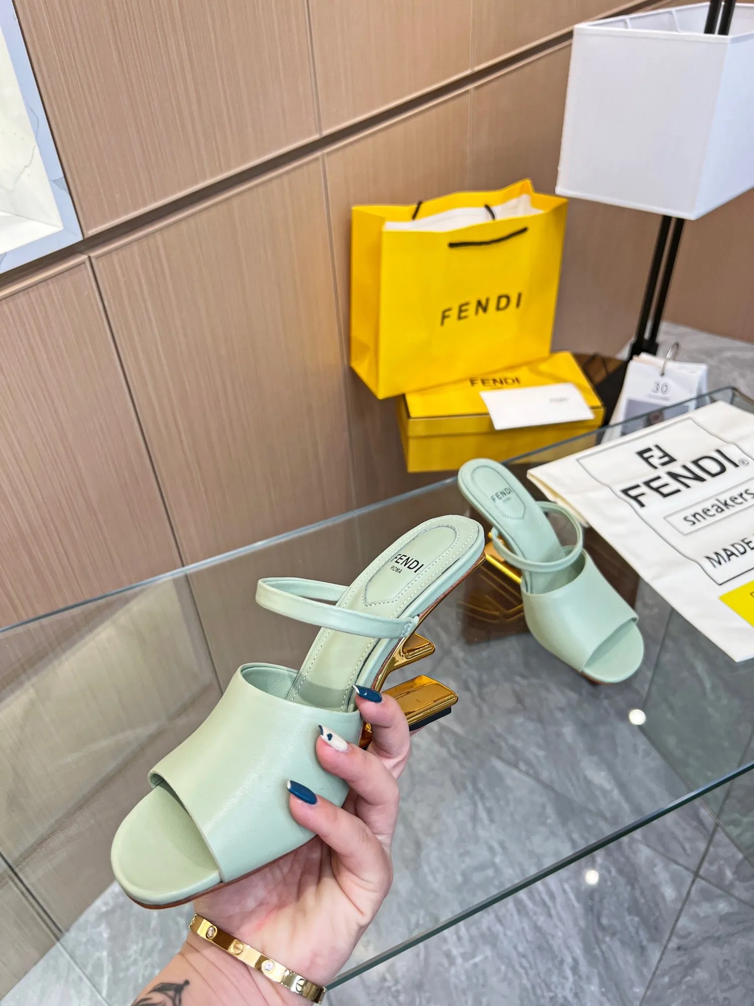 SE1044 Fendi First / Size5-11